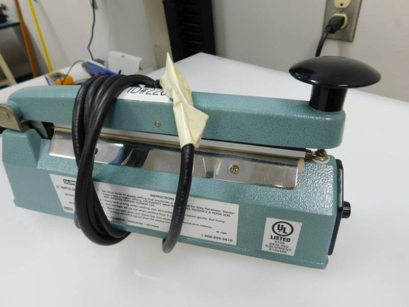 lot 149 image: Uline 8 Impluse Sealer