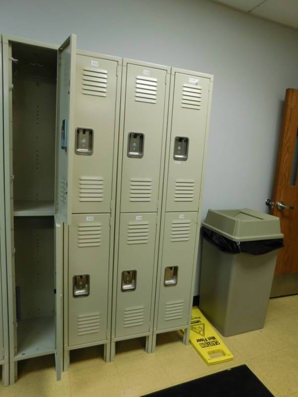 lot 151 image: Employee Lockers #1
