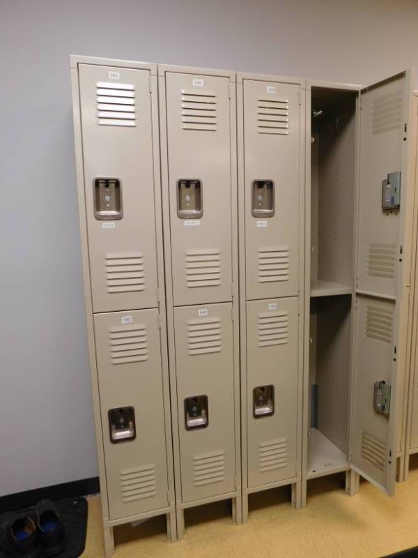 lot 152 image: Employee Lockers #2