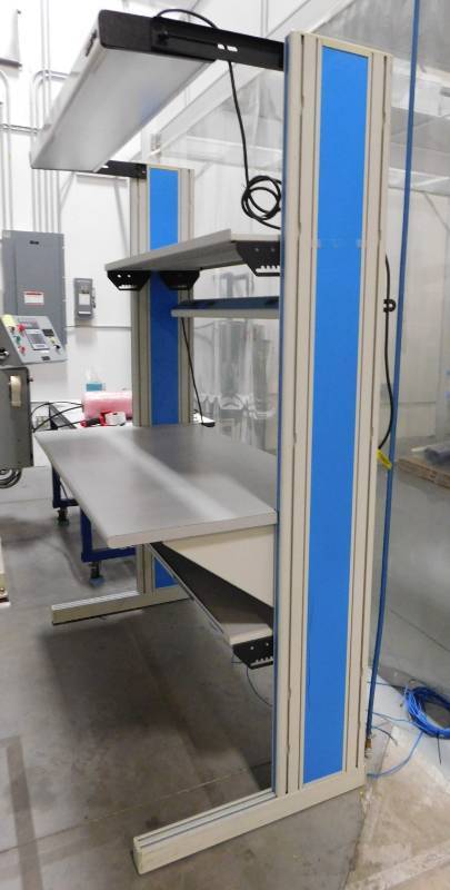 lot 163 image: Work Bench with Light