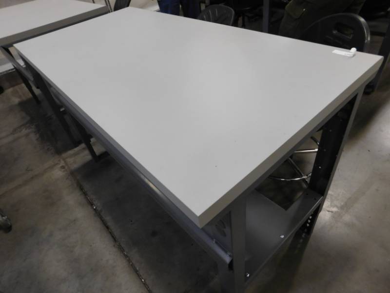 lot 207 image: Uline Table & Two Chairs