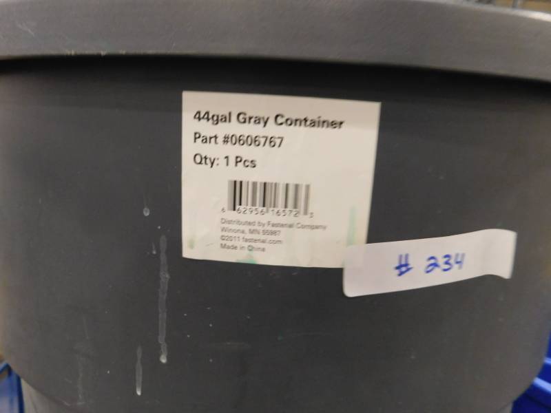 lot 234 image: Garbage Bins