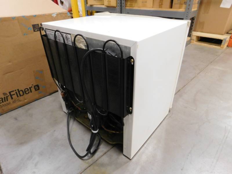 lot 243 image: Haier Mini Fridge #1