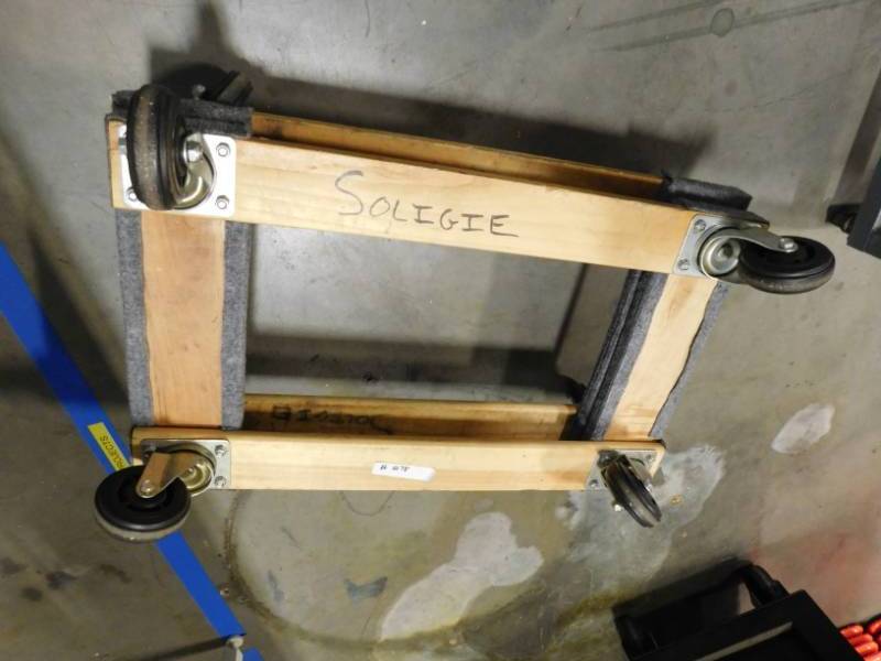 lot 278 image: Rolling Moving Carts - 30 x 18