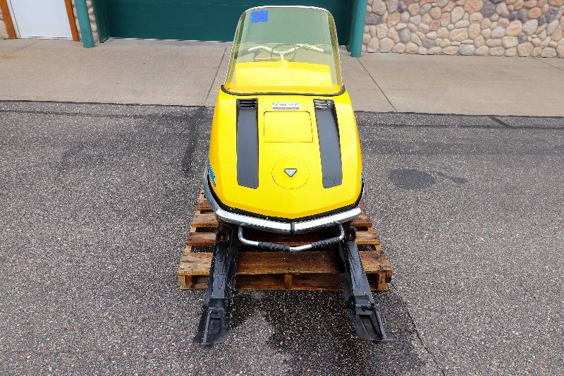 lot 1 image: 1972 Ski-Doo Olympque 399 Snowmobile