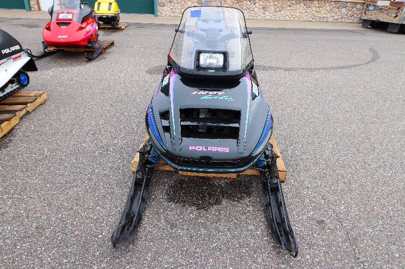 lot 14 image: 1994 Polaris Indy Lite 340 Snowmobile
