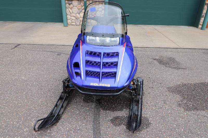lot 16 image: 1999 Polaris Indy Lite 340 Deluxe Snowmobile