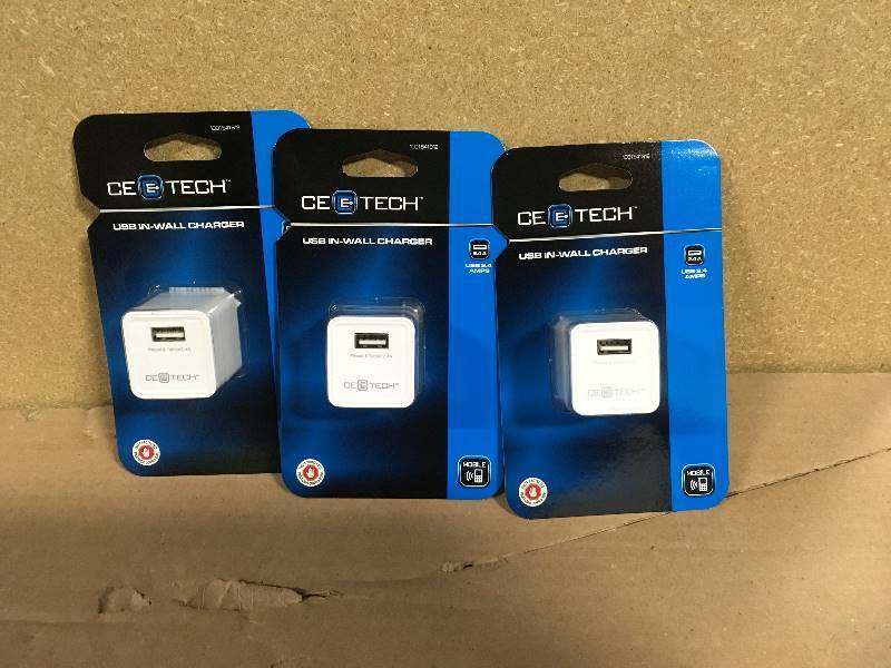 lot 5 image: Commercial Electric (3-Pack) 2.4 Amp 1-Port ABS Square AC Charger, White HD0555W