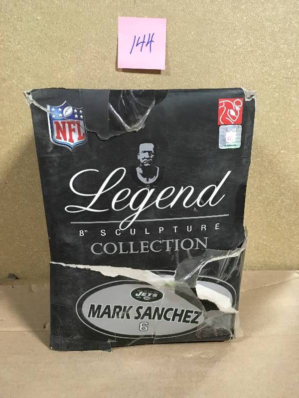 lot 144 image: LEGEND 8 IN SCUPTURE COLLECTION JETS MARK SANCHEZ