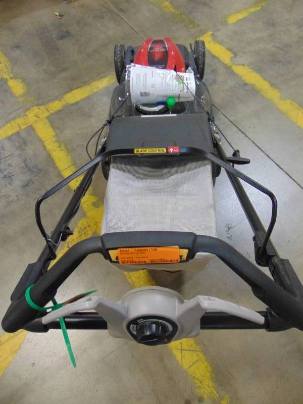 lot 33 image: Honda 21 in. NeXite Variable Speed 4-in-1 Gas Walk Behind Self Propelled Mower with Select Drive Control HRX217VKA