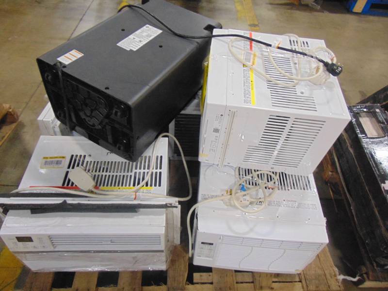 lot 80 image: WHOLESALE MIXED PALLET OF RETURNS - FULL PALLET OF WINDOW AC UNITS