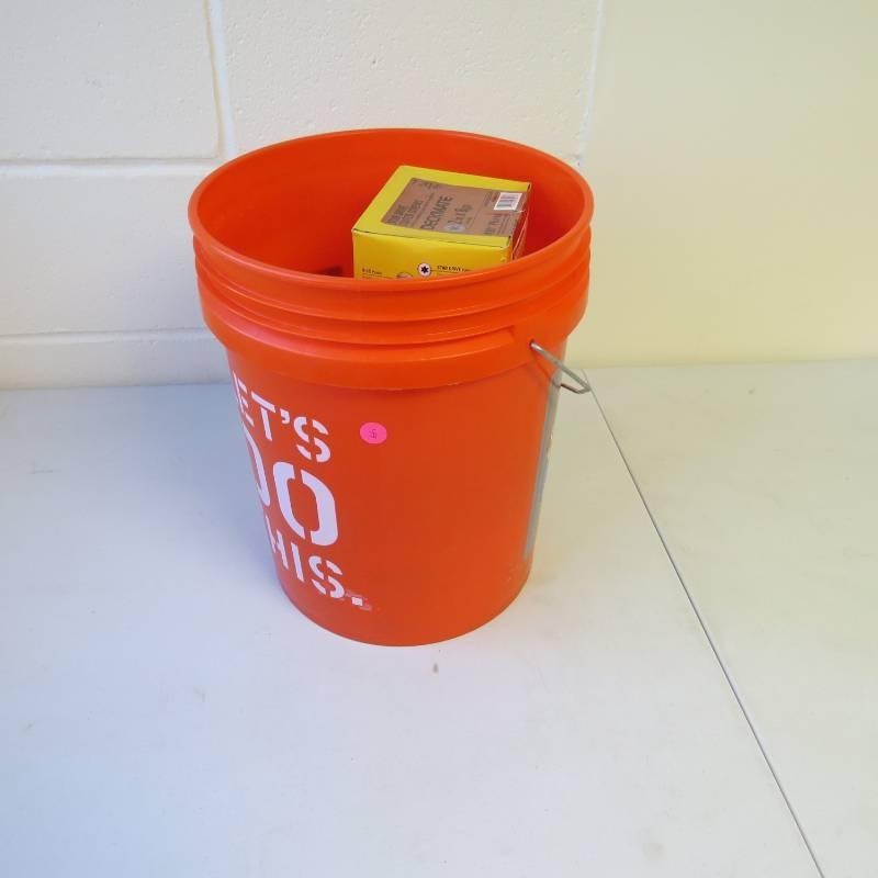 lot 49 image: 2 inch 8 guage - Deckmate Star Drive Coated Screws - 25lbs