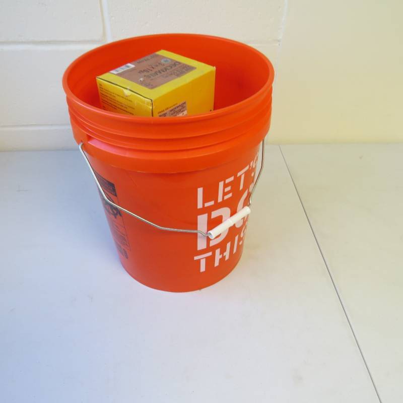 lot 50 image: 3 inch 10 guage - Deckmate Star Drive Coated Screws - 25lbs