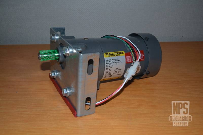 lot 17 image: NEW Baldor Gearmotor