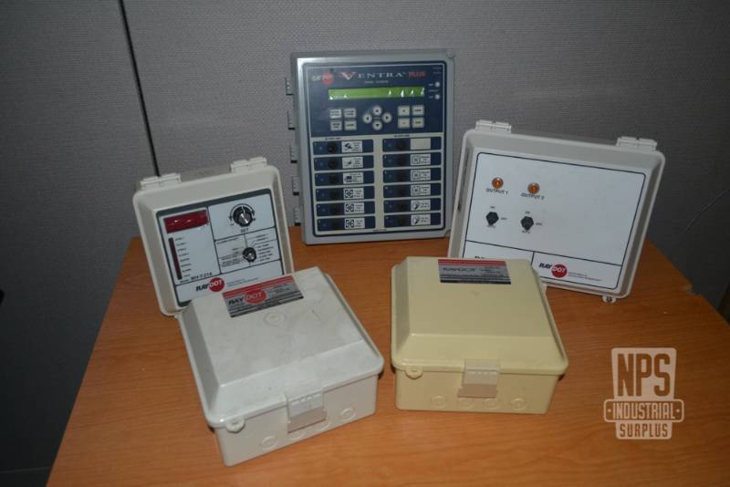 lot 7 image: Lot of NEW Raydot Controllers