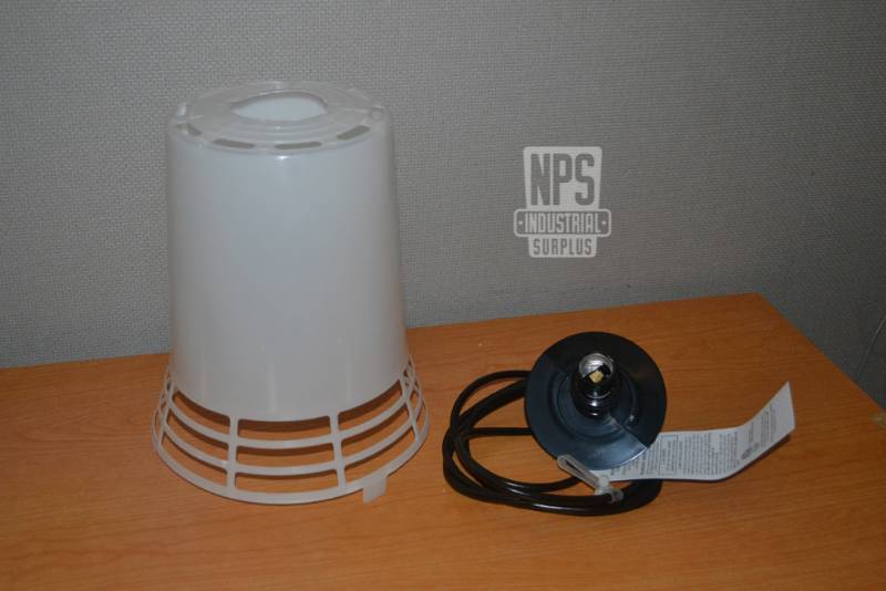 lot 4 image: NEW Case of 16 Retroliter Hanging Straight Heat Lamps