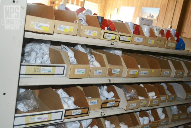lot 78 image: Contents of Shelf 30,31,32  - SCH 40 Pipe Fittings and Valves
