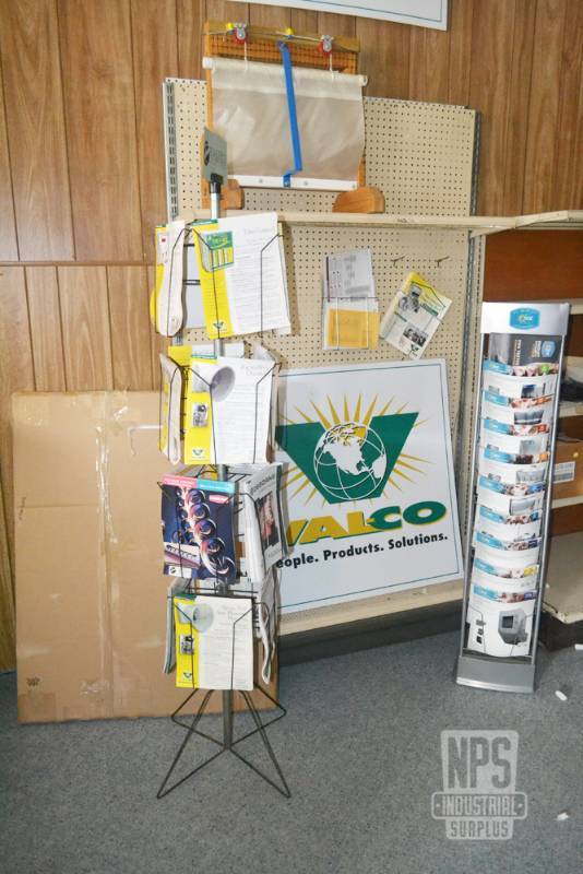 lot 115 image: Promotional Racks, Display Materials and Gondola Shelf