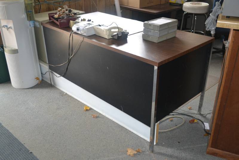 lot 135 image: Steel Office Desk w Assorted Office Supplies