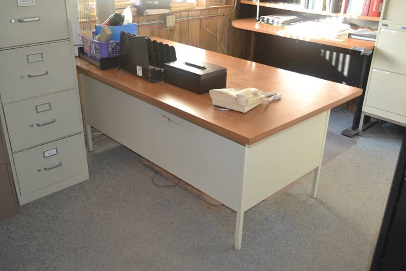 lot 170 image: Desk and Assorted Office Supplies on Desk