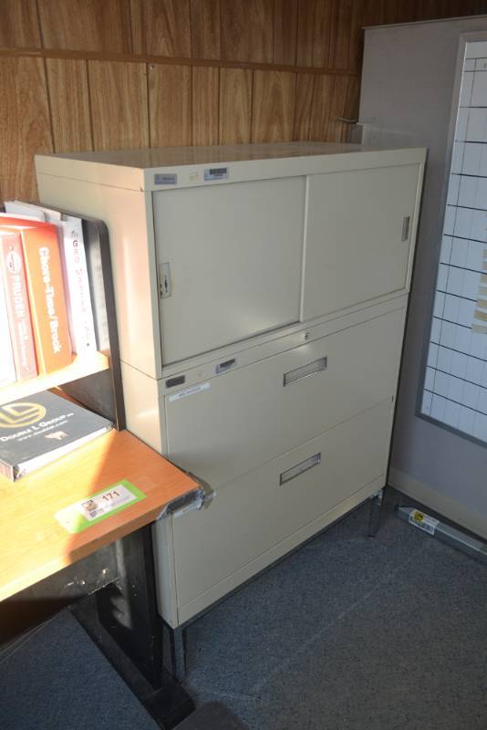 lot 172 image: 2-Drawer File Cabinet w Cabinet on Top
