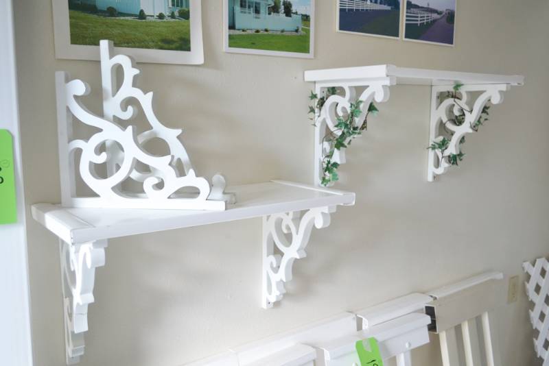 lot 198 image: (2) Decorative Wall Shelves w Extra Brackets 24 x 11
