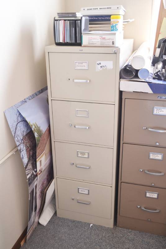 lot 216 image: 4-Drawer File Cabinet - 52 x 26.5 x 18