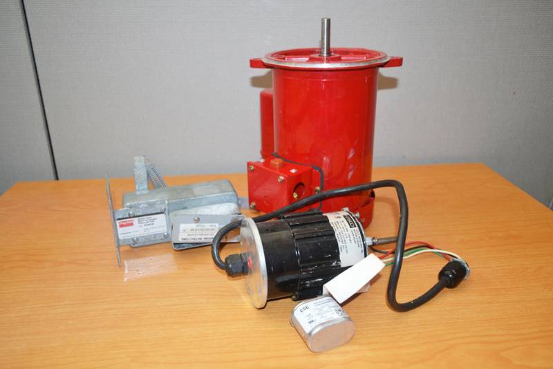 lot 229 image: Lot of Motors and Actuator