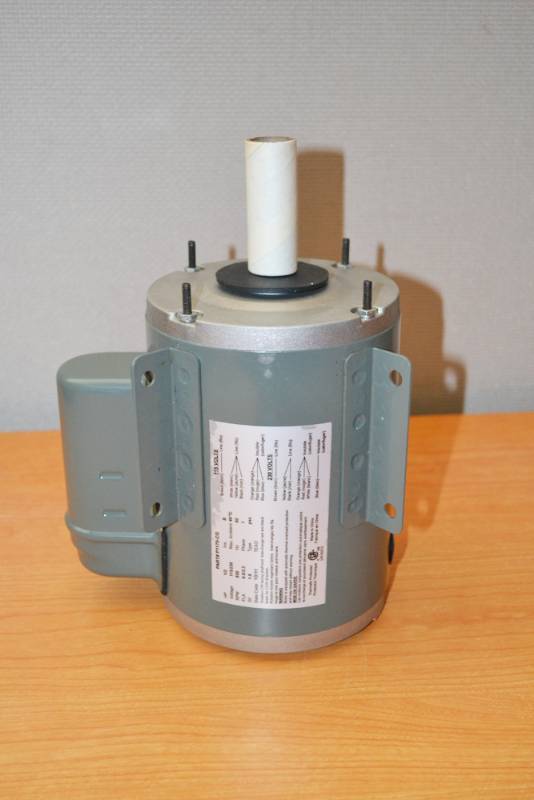 lot 233 image: NEW Canarm Electric Motor 12 HP Single Phase