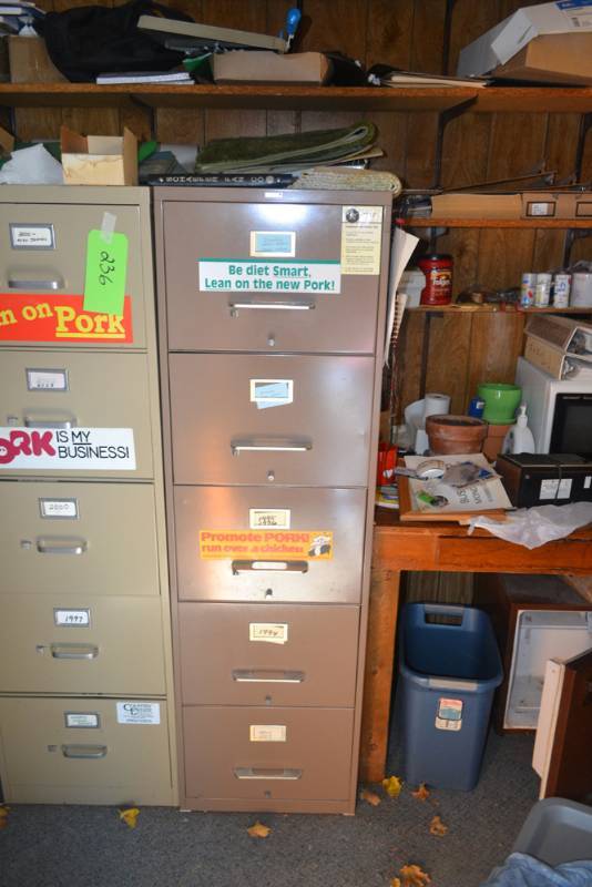 lot 237 image: 4-Drawer File Cabinet 60 x 29 x 18 w File Folders