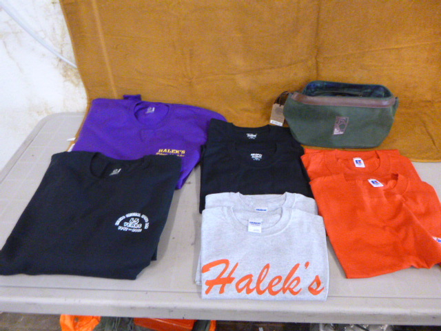 lot 39 image: T-Shirts and Sweatshirts