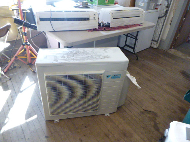 lot 4 image: Daiken Split-System Air Conditioner