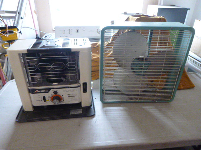 lot 68 image: Aladdin Portable Heater and Eskimo Box Fan