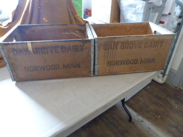 lot 70 image: 2 Wooden Crates