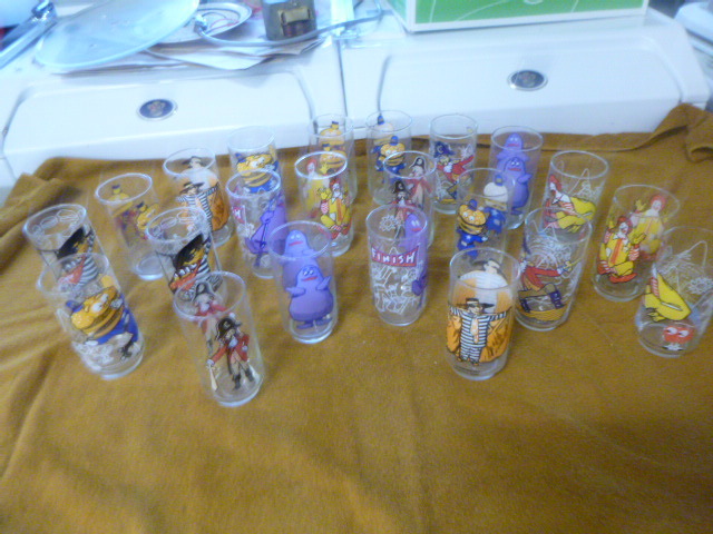 lot 96 image: McDonalds Drinking Glasses