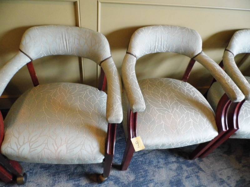 lot 9 image: Lot of 2 Chairs