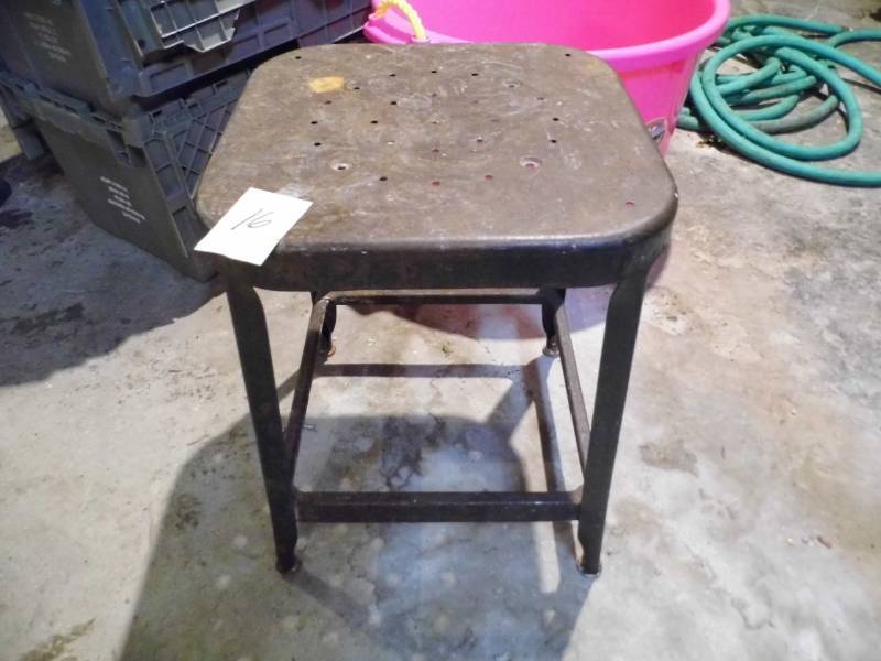 lot 16 image: Metal Stool