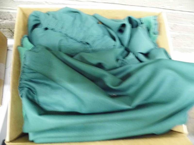 lot 29 image: Lot of 3 - 20 Green Table Skirts