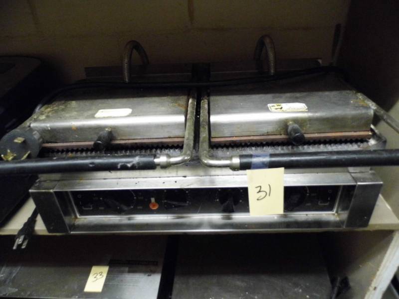 lot 31 image: Sandwich Press