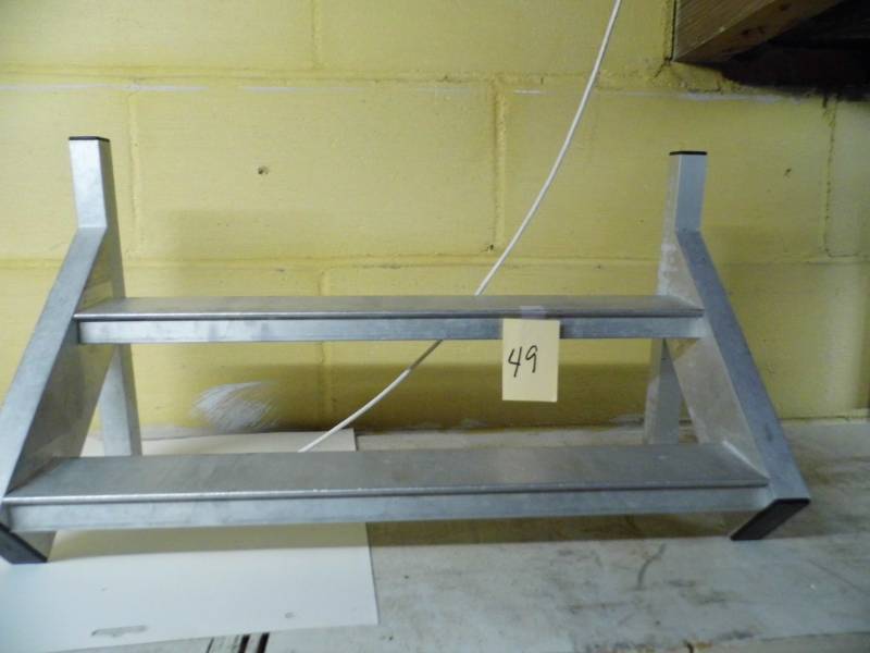 lot 49 image: Metal Rack