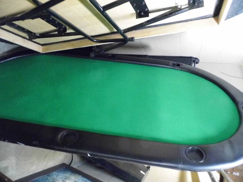 lot 61 image: Poker Table