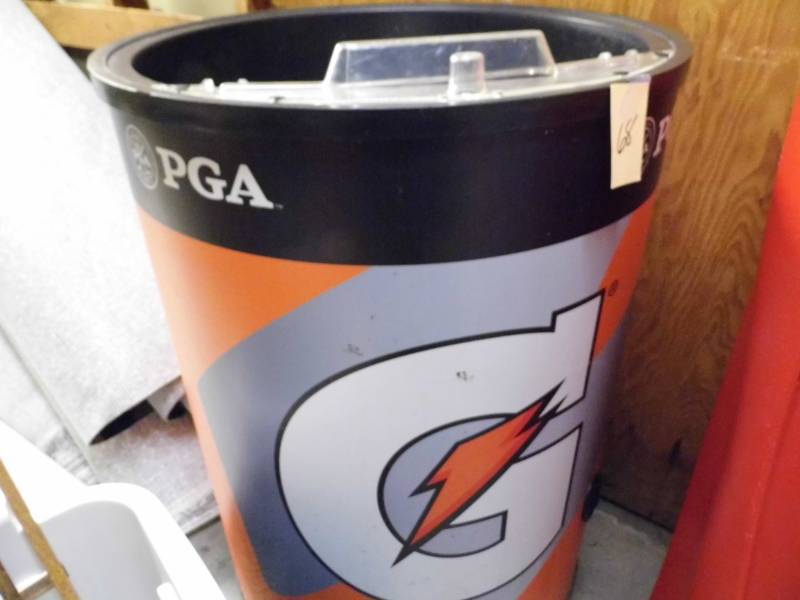 lot 68 image: Gatorade Rolling Barrel Cooler