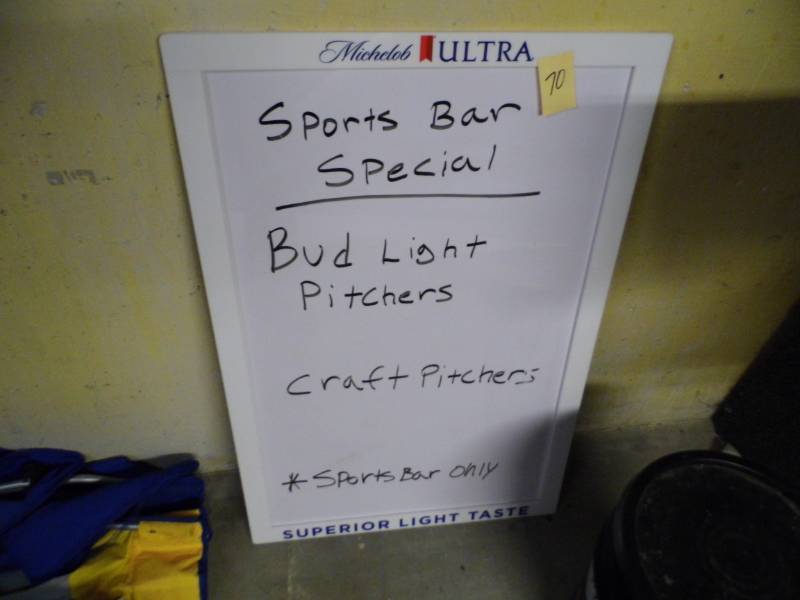 lot 70 image: Michelob Sign