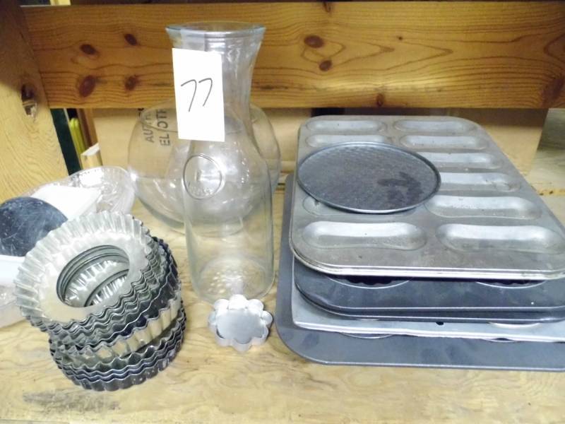 lot 77 image: Baking Pans