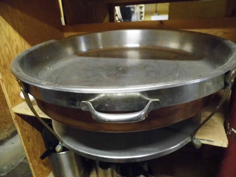 lot 79 image: Large Chaffing Dish