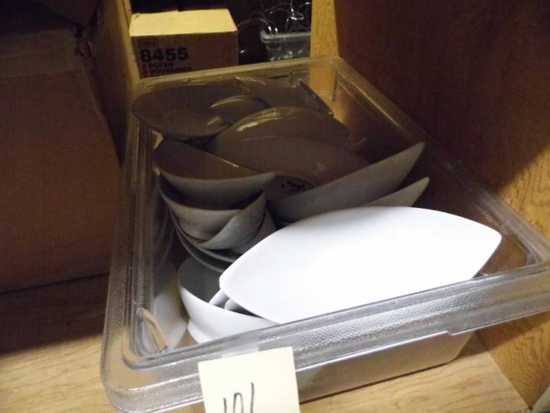lot 101 image: Vertex Bowls
