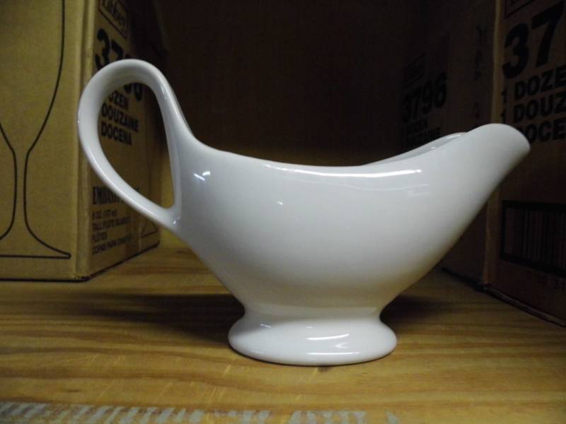 lot 121 image: Case of Sauce Boats