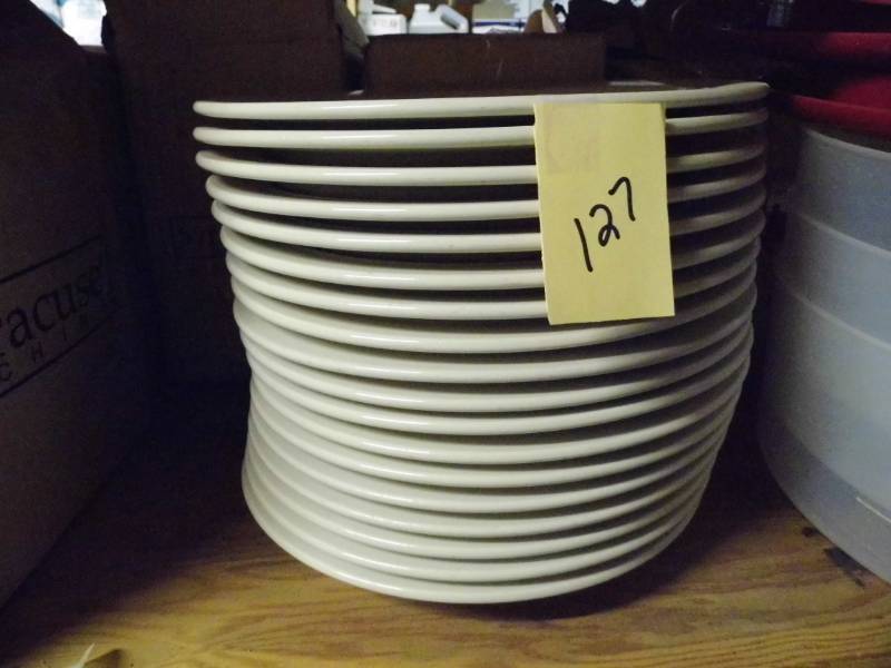 lot 127 image: 18 Plates - 3 Cake Carriers