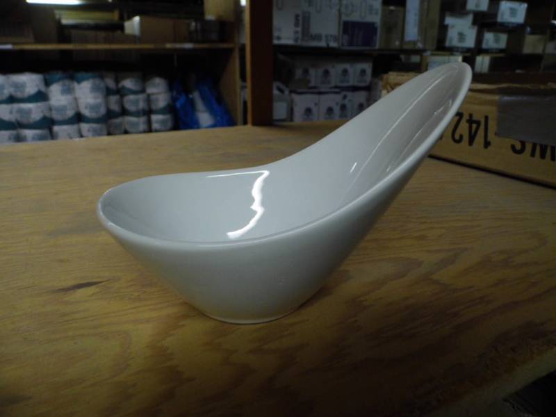 lot 129 image: White Oval Bowls