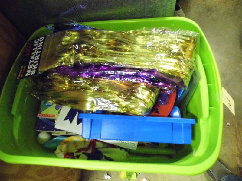 lot 168 image: 2 Totes of Games - Toys - Horse